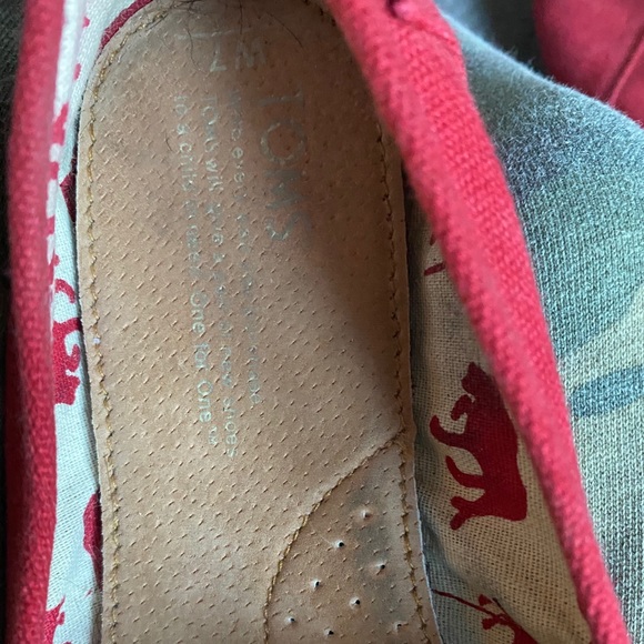 Tom’s - Picture 3 of 3